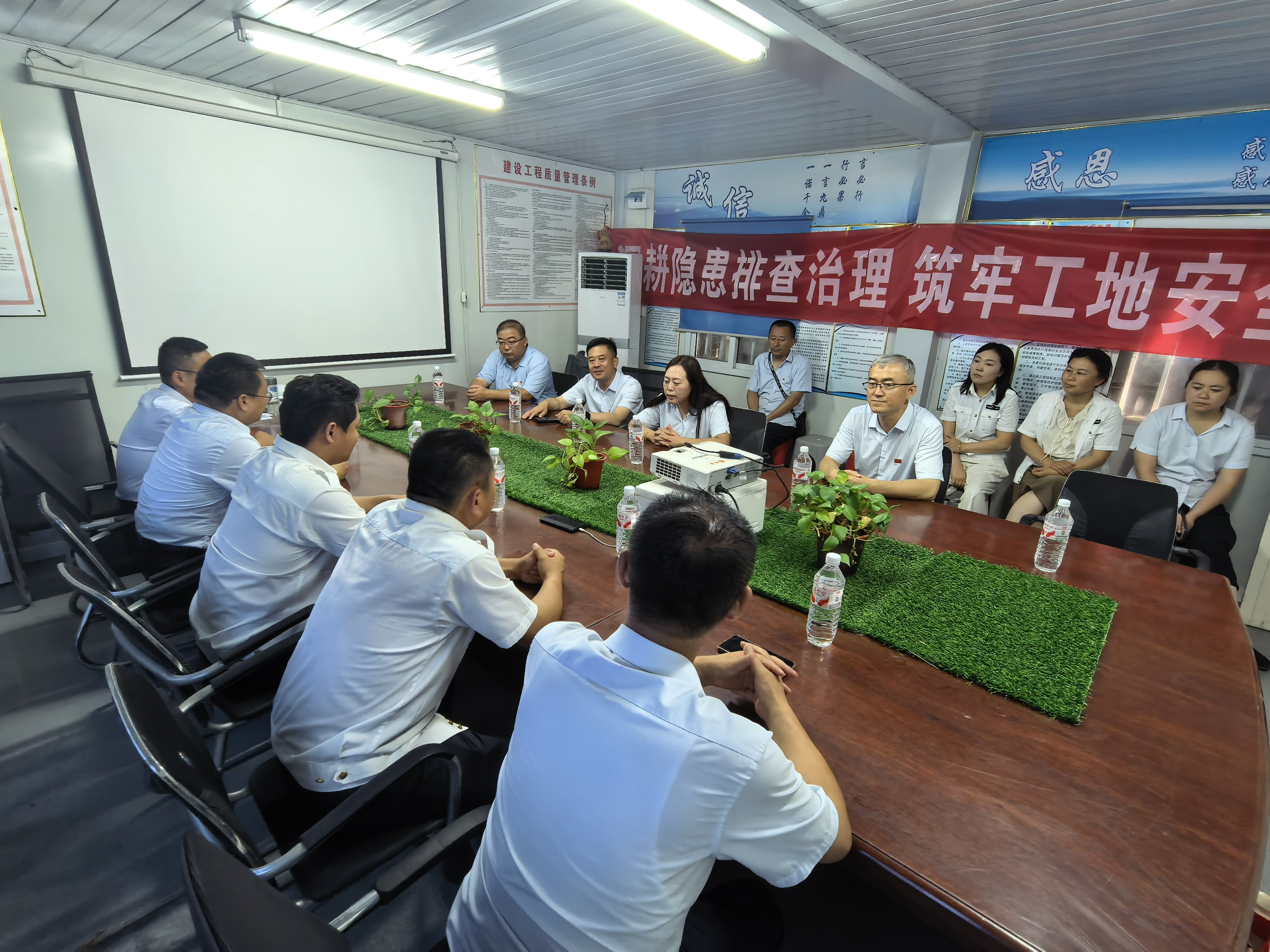 会议桌1.jpg